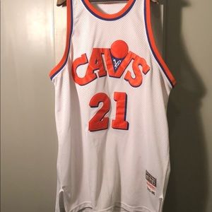Mitchell & Ness Hardwood Classics Cavs Jersey